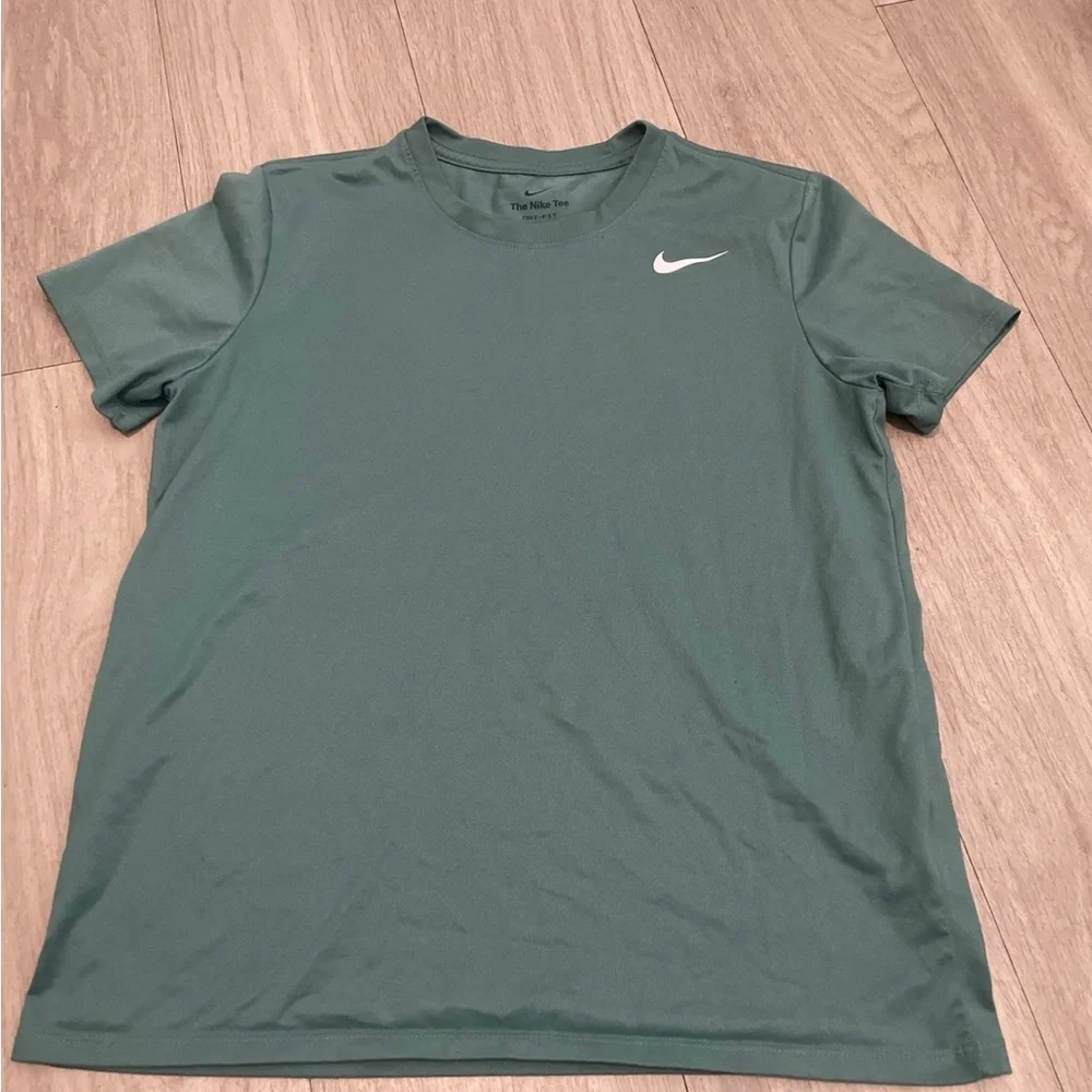 Nike Women's Short Sleeve Tee - Picture 1 of 2